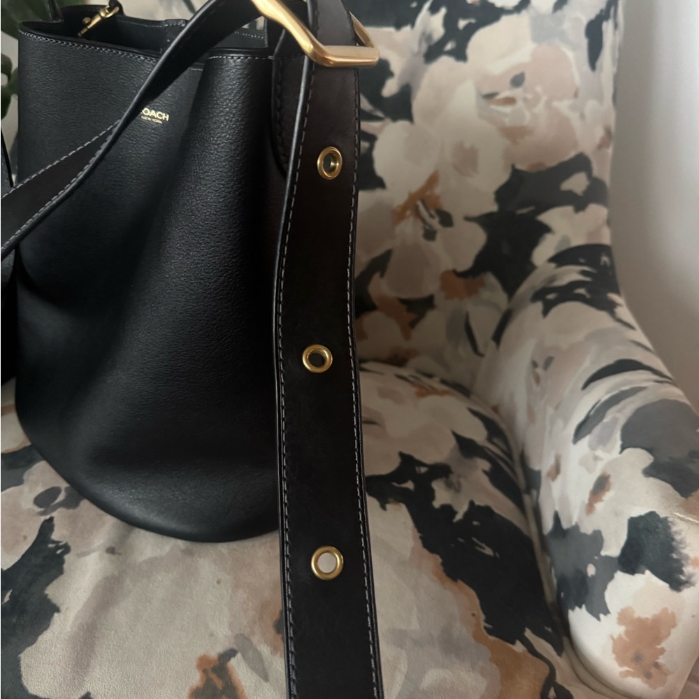 Coach Black Bleeker Bucket Bag - Picture 7 of 10